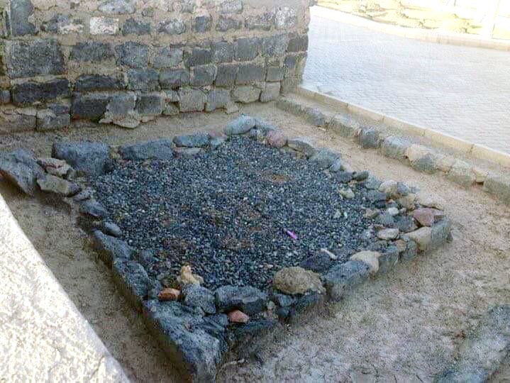 Hazreti Muhammed Aleyhisselamın kızları; Hazreti Rukiye, Hazreti Zeyneb, Hazreti Ümmü Gülsüm'ün kabirleri