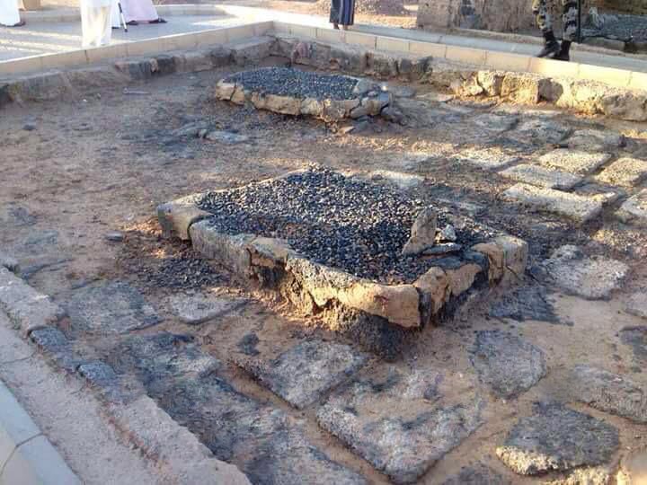 Abdullah Bin Cafer ve Akīl bin Ali'nin kabirleri